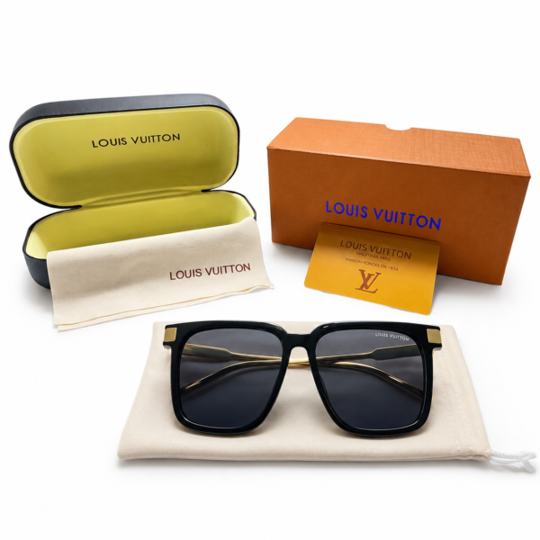 file_00000000877c71fabedd1a58b4be578a LOUIS VUITTON LV Square-Frame